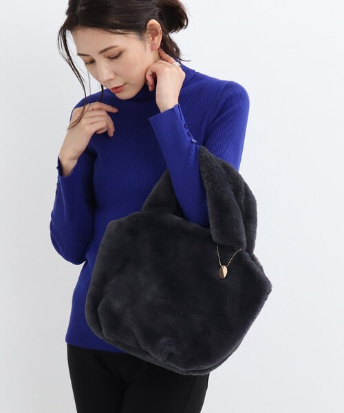 SHOO・LA・RUE（シューラルー）の「◆フェイクファートート（トートバッグ・レディース・ブラウン系1/ダークグレー/サンドベージュ/ライトグリーン/アイボリー/グレー・00）」の3枚目の写真