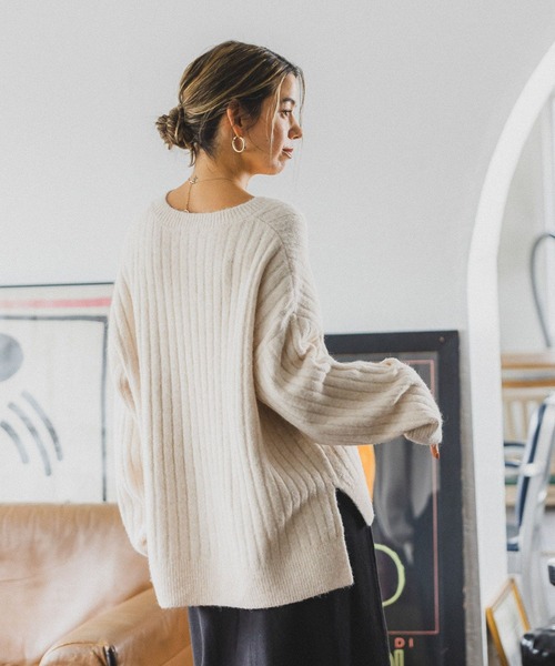BAYFLOW（ベイフロー）の「ワイドリブＶネックニットプルオーバー（ニット/セーター・レディース・グリーン/ピンク/ブルー/オフホワイト/チャコールグレー・FREE）」の12枚目の写真