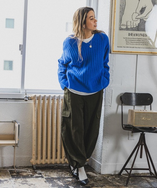 BAYFLOW（ベイフロー）の「ワイドリブＶネックニットプルオーバー（ニット/セーター・レディース・グリーン/ピンク/ブルー/オフホワイト/チャコールグレー・FREE）」の14枚目の写真