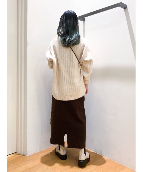 BAYFLOW（ベイフロー）の「ワイドリブＶネックニットプルオーバー（ニット/セーター・レディース・グリーン/ピンク/ブルー/オフホワイト/チャコールグレー・FREE）」の20枚目の写真