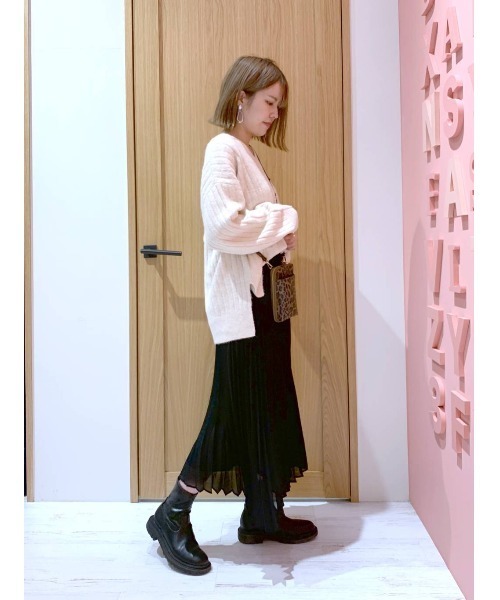 BAYFLOW（ベイフロー）の「ワイドリブＶネックニットプルオーバー（ニット/セーター・レディース・グリーン/ピンク/ブルー/オフホワイト/チャコールグレー・FREE）」の22枚目の写真