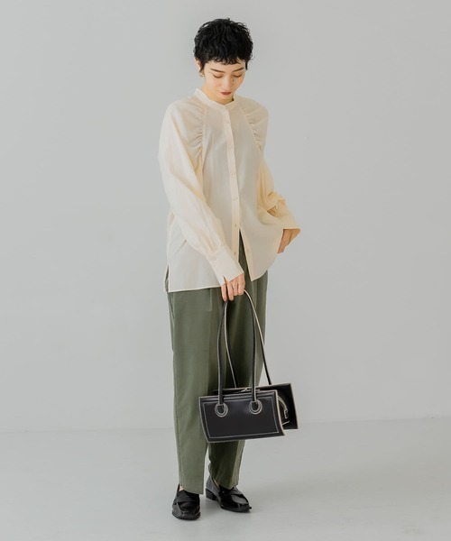 KBF（ケイビーエフ）の「ギャザースリーブトップス（シャツ/ブラウス・レディース・ブラック/カーキ/アイボリー・ONE）」の7枚目の写真