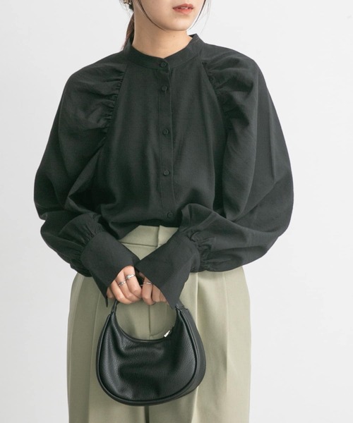 KBF（ケイビーエフ）の「ギャザースリーブトップス（シャツ/ブラウス・レディース・ブラック/カーキ/アイボリー・ONE）」の10枚目の写真