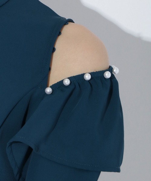 AND COUTURE（アンドクチュール）の「パール肩開きミニ