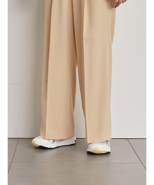 emmi（エミ）の「【emmi atelier】ハイウエストタックパンツ（スラックス・レディース・イエロー/ピンク/ブラック・1/0）」の17枚目の写真