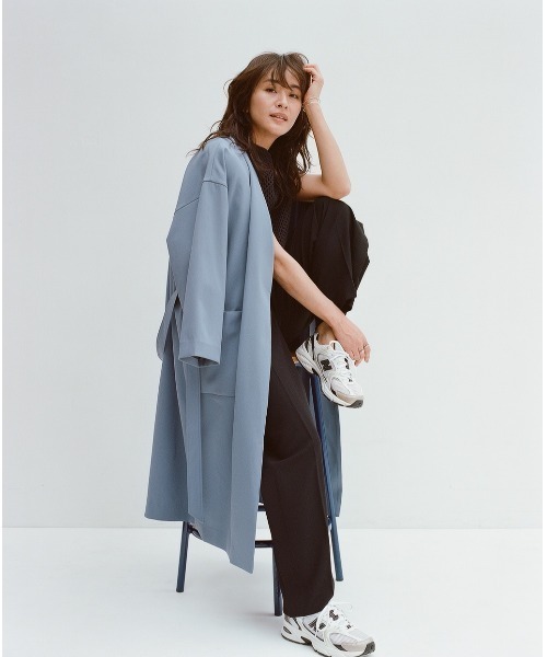 emmi（エミ）の「【emmi atelier】ハイウエストタックパンツ（スラックス・レディース・イエロー/ピンク/ブラック・1/0）」の4枚目の写真