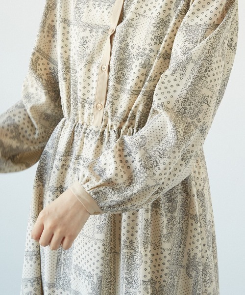 PAPAVER（パパヴェル）の「【PAPAVER】バンドカラー配色OP（ワンピース・レディース・キナリ/ブラック/ブルー・MEDIUM）」の9枚目の写真