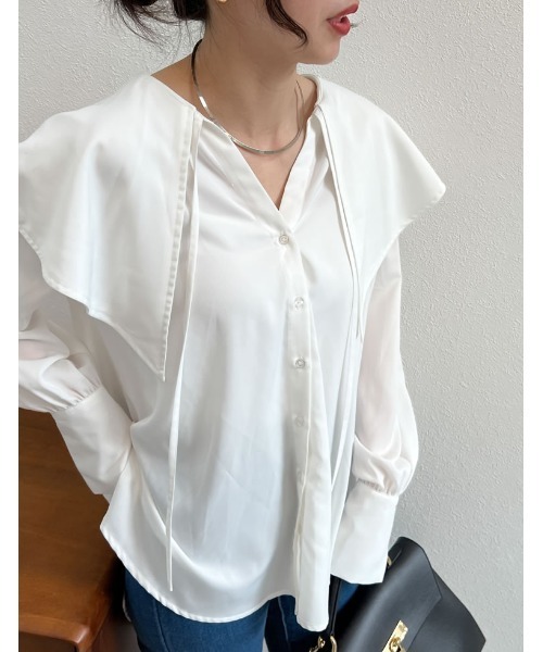 Re:EDIT（リエディ）の「キーネックデザインビッグカラーブラウス（シャツ/ブラウス・レディース・イエロー/ブルー/ホワイト/ブラック・LARGE/MEDIUM）」の9枚目の写真