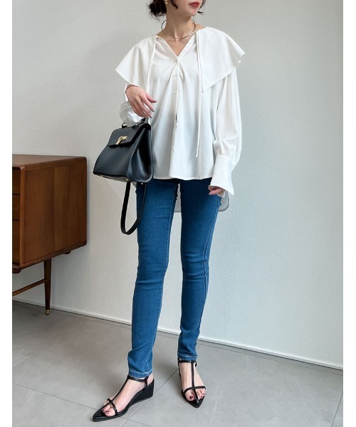 Re:EDIT（リエディ）の「キーネックデザインビッグカラーブラウス（シャツ/ブラウス・レディース・イエロー/ブルー/ホワイト/ブラック・LARGE/MEDIUM）」の16枚目の写真