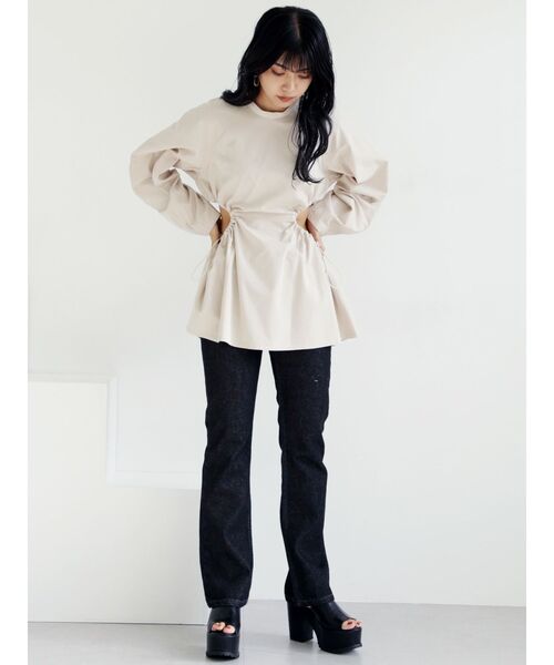 MURUA(ムルーア)の「サイドオープンブラウス(シャツ/ブラウス・レディース・ブラック/ベージュ・FREE)」の7枚目の写真