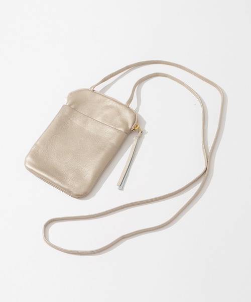 Ampersand(アンパサンド)の「Ampersand / アンパサンド ソフトレザー スマホポシェット フォンポーチ soft leather phone pochette AP21 A12 APS(ショルダーバッグ・レディース・ブラック/シルバー/ゴールド・FREE)」の3枚目の写真
