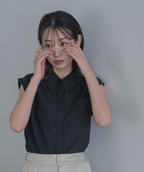 feepur（フェピュール）の「シアーノースリーブシャツ（シャツ/ブラウス・レディース・ブラック/アイボリー/オフホワイト・MEDIUM）」の4枚目の写真