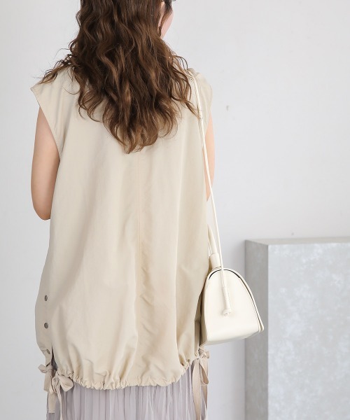 Bab(バブ)の「スクエアショルダーバッグ(ハンドバッグ・レディース・ブラック/ベージュ/アイボリー/キャメル・ONESIZE)」の15枚目の写真