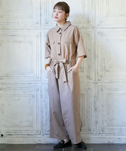 Le temps riche（ルタンリッシュ）の「ハーフスリーブオールインワン　＜Le temps riche＞（つなぎ/オールインワン・レディース・ベージュ/ネイビー・M/L/LL）」の2枚目の写真