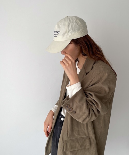 CANAL JEAN（キャナルジーン）の「smileyranna "WEEKDAY"刺繍ナイロンCAP（キャップ・レディース・クリーム・ONE SIZE）」の18枚目の写真