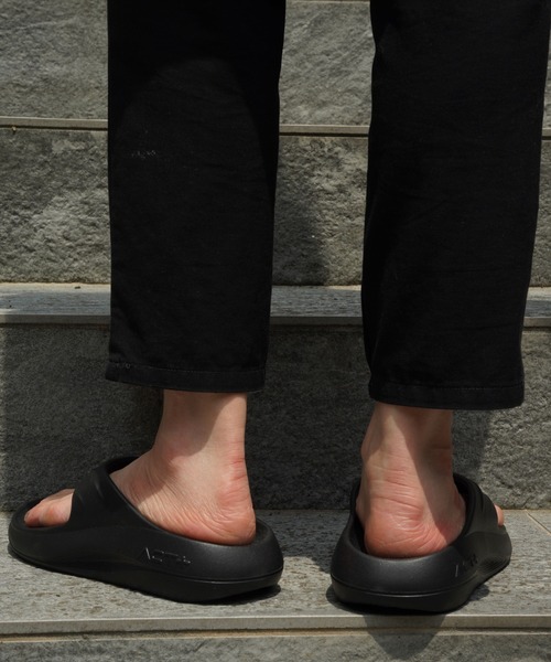 L.H.P(エルエイチピー)の「ACT PLUS/アクトプラス/ACT BODY ALIGNMENT(サンダル・レディース・ブラック・24/23/22)」の5枚目の写真