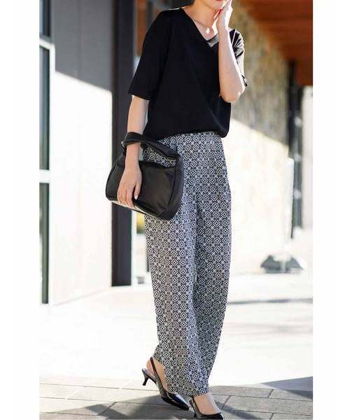 IEDIT（イディット）の「ＩＥＤＩＴ　Ｔシャツライクに着たい　接触冷感が心地よいシャリ感シンプルニット（ニット/セーター・レディース・ライトグレー/カーキ/ブラック・SMALL/MEDIUM/LARGE/X-LARGE/XX-LARGE/XXX-LARGE）」の7枚目の写真