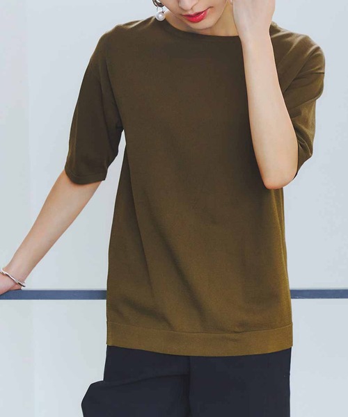 IEDIT（イディット）の「ＩＥＤＩＴ　Ｔシャツライクに着たい　接触冷感が心地よいシャリ感シンプルニット（ニット/セーター・レディース・ライトグレー/カーキ/ブラック・SMALL/MEDIUM/LARGE/X-LARGE/XX-LARGE/XXX-LARGE）」の4枚目の写真