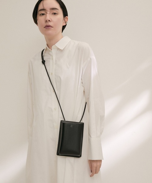 SALON adam et rope'（サロン アダム エ ロペ）の「スマホウォレットショルダー/ミニウォレット（ショルダーバッグ・レディース・ブラック/パープル/イエロー・FREE）」の4枚目の写真