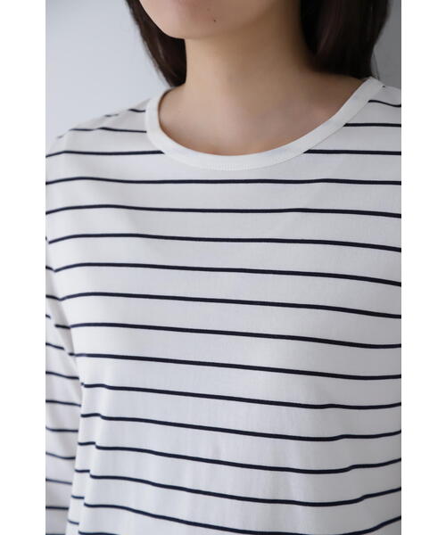 human woman(ヒューマンウーマン)の「◆オーガニック綿天竺長袖ボーダーTシャツ(Tシャツ/カットソー・レディース・ダークインディゴブルー・MEDIUM/LARGE)」の7枚目の写真