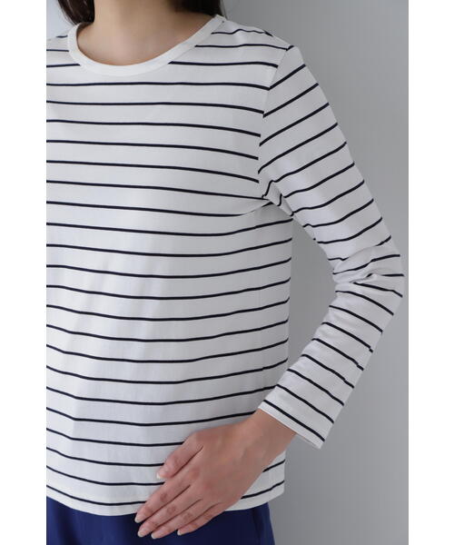 human woman(ヒューマンウーマン)の「◆オーガニック綿天竺長袖ボーダーTシャツ(Tシャツ/カットソー・レディース・ダークインディゴブルー・MEDIUM/LARGE)」の8枚目の写真