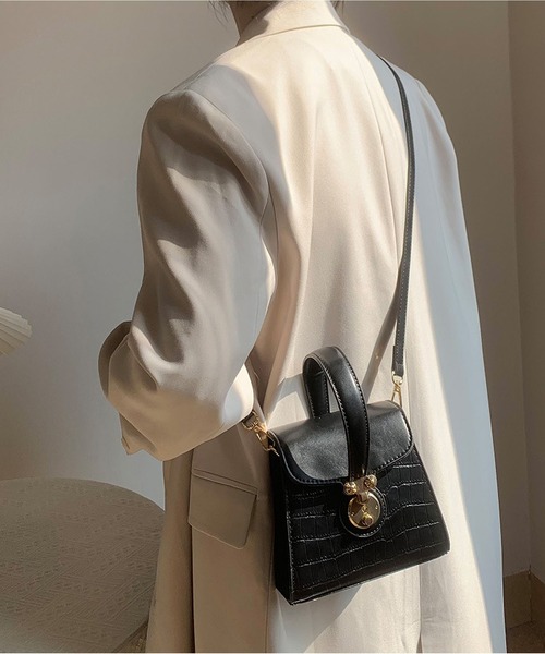 LA VORAGINE(ラ ヴォラジネ)の「ワンハンドル 型押しスクエアショルダーバッグ(ショルダーバッグ・レディース・ブラウン/ブラック・FREE)」の4枚目の写真