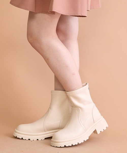 paravion（パラビオン）の「ストレッチショートブーツ（ブーツ・レディース・アイボリー/ブラック・38/39）」の2枚目の写真