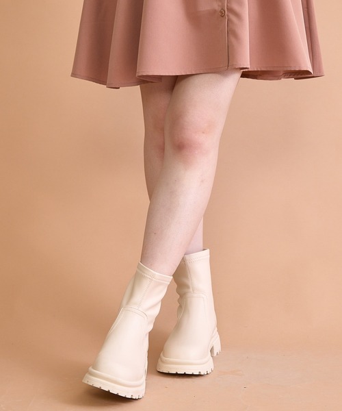 paravion（パラビオン）の「ストレッチショートブーツ（ブーツ・レディース・アイボリー/ブラック・38/39）」の6枚目の写真