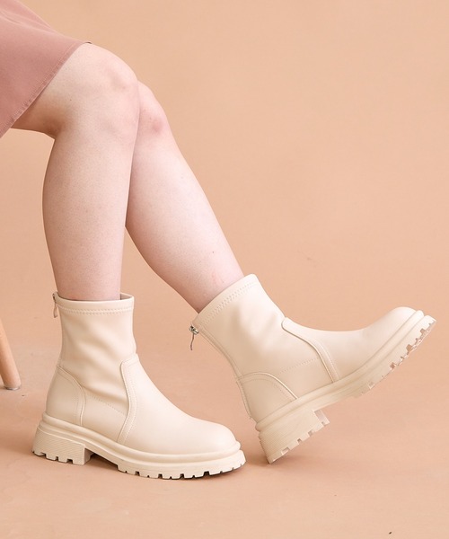 paravion（パラビオン）の「ストレッチショートブーツ（ブーツ・レディース・アイボリー/ブラック・38/39）」の8枚目の写真