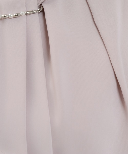 ASTORIA ODIER（アストリアオディール）の「パール＆金具使いボウタイブラウス（シャツ/ブラウス・レディース・ブルーグリーン/ホワイト/ホワイト×ブラック/ベージュ/ピンクベージュ/ラベンダー/チャコールグレー・MEDIUM/LARGE/SMALL）」の19枚目の写真