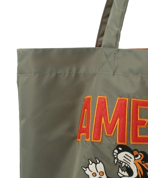AVIREX(アヴィレックス)の「《直営店限定》EMBROIDERY TOTE BAG / 刺繍 トートバッグ / AVIREX / アヴィレックス(トートバッグ・メンズ・セージグリーン/ロイヤルブルー・FREE)」の8枚目の写真
