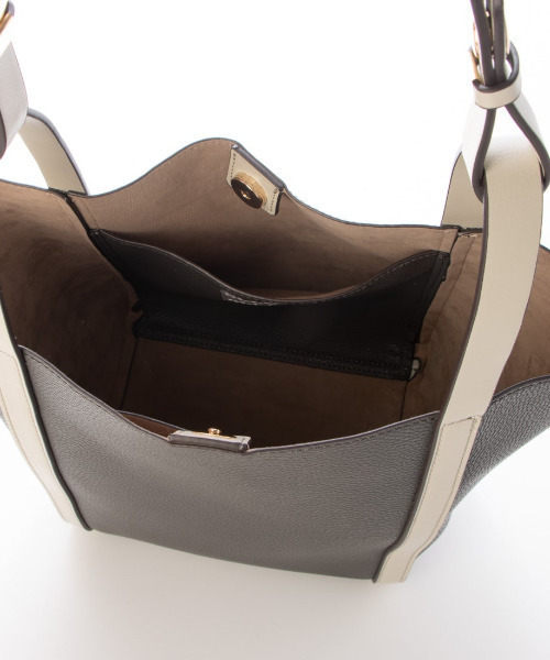 cache cache(カシュ カシュ)の「カシュカシュ cachecache / インバッグ付き2wayショルダートート(トートバッグ・レディース・ベージュ系その他/ブラック/グレー・FREE)」の15枚目の写真