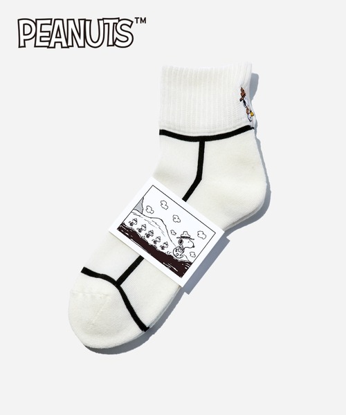 CHICSTOCKS（シックストックス）の「SNOOPY×CHICSTOCKS［ビーグルスカウト］（ソックス/靴下・レディース・グレイッシュベージュ/ホワイト/ネイビー・LARGE/MEDIUM/SMALL）」の2枚目の写真