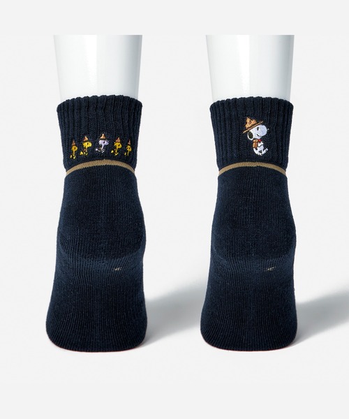 CHICSTOCKS（シックストックス）の「SNOOPY×CHICSTOCKS［ビーグルスカウト］（ソックス/靴下・レディース・グレイッシュベージュ/ホワイト/ネイビー・LARGE/MEDIUM/SMALL）」の7枚目の写真