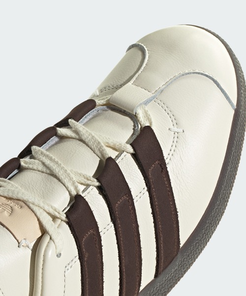 adidas（アディダス）の「ガゼル / Gazelle / アディダスオリジナルス adidas Originals（スニーカー・メンズ・ブラック/ベージュ・22.5cm/28.5cm/24.0cm/29.0cm/22.0cm/24.5cm/26.0cm/25.5cm/26.5cm/23.5cm/28.0cm/25.0cm/27.5cm/27.0cm/23.0cm）」の16枚目の写真