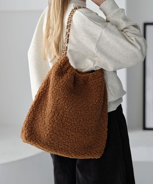 ZAKKA-BOX（ザッカボックス）の「ボアチェーンバッグ（ショルダーバッグ・レディース・ベージュ/ブラック/キャメル/モカ/イエロー系その他・FREE）」の4枚目の写真