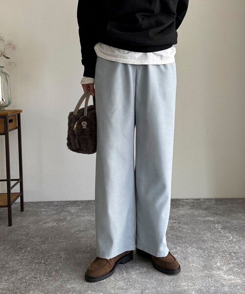 fredy emue（フレディエミュ）の「シルキーウォームツイルセミワイドパンツ（その他パンツ・レディース・ブラック/オフホワイト/カーキ/サックスブルー・36/38）」の4枚目の写真