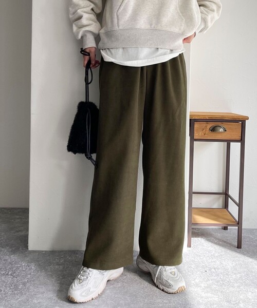 fredy emue（フレディエミュ）の「シルキーウォームツイルセミワイドパンツ（その他パンツ・レディース・ブラック/オフホワイト/カーキ/サックスブルー・36/38）」の17枚目の写真