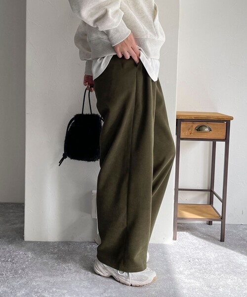 fredy emue（フレディエミュ）の「シルキーウォームツイルセミワイドパンツ（その他パンツ・レディース・ブラック/オフホワイト/カーキ/サックスブルー・36/38）」の18枚目の写真