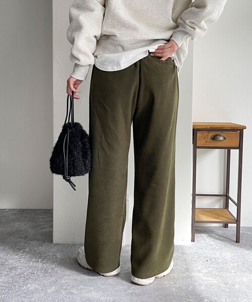 fredy emue（フレディエミュ）の「シルキーウォームツイルセミワイドパンツ（その他パンツ・レディース・ブラック/オフホワイト/カーキ/サックスブルー・36/38）」の19枚目の写真