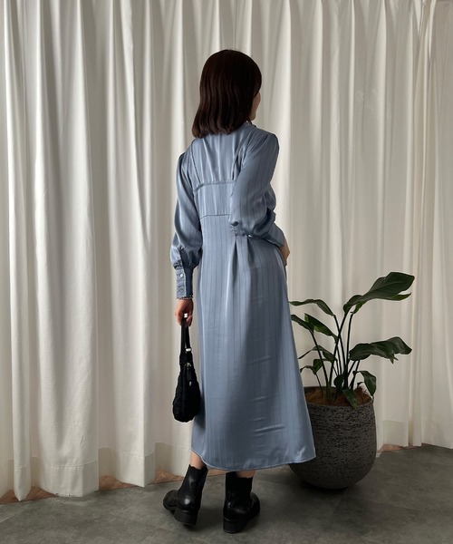 ISOOK(アイスー)の「【ISOOK / アイスー】ストライプビスチェデザインシャツワンピース / サテンワンピース ミモレ丈 きれいめ ロング丈 結婚式 入学式 ZOZOTOWN限定(シャツワンピース・レディース・ブルー/ブラック・FREE)」の4枚目の写真