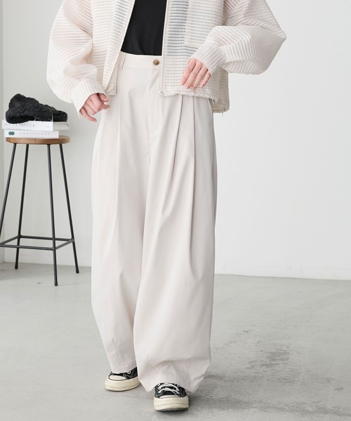 forksy.（フォルクシー）の「【forksy.】タックボリュームクラウンパンツ（スラックス・レディース・グレイッシュベージュ/ダークグレー/ピンク/ライトブルー・L/M）」の15枚目の写真