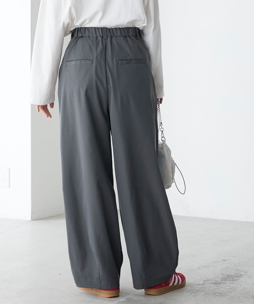 forksy.（フォルクシー）の「【forksy.】タックボリュームクラウンパンツ（スラックス・レディース・グレイッシュベージュ/ダークグレー/ピンク/ライトブルー・L/M）」の9枚目の写真