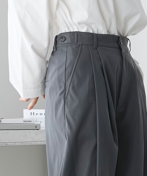 forksy.（フォルクシー）の「【forksy.】タックボリュームクラウンパンツ（スラックス・レディース・グレイッシュベージュ/ダークグレー/ピンク/ライトブルー・L/M）」の10枚目の写真