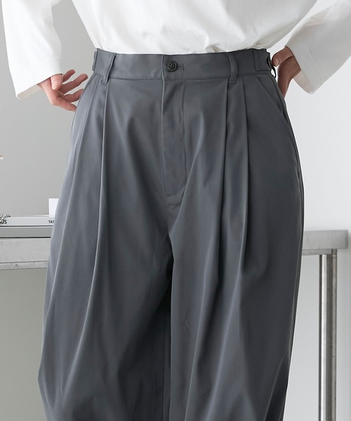 forksy.（フォルクシー）の「【forksy.】タックボリュームクラウンパンツ（スラックス・レディース・グレイッシュベージュ/ダークグレー/ピンク/ライトブルー・L/M）」の11枚目の写真