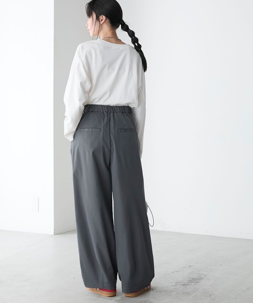 forksy.（フォルクシー）の「【forksy.】タックボリュームクラウンパンツ（スラックス・レディース・グレイッシュベージュ/ダークグレー/ピンク/ライトブルー・L/M）」の13枚目の写真