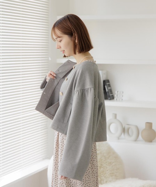 flower（フラワー）の「ウォーミーサニージャケット（ノーカラージャケット・レディース・アイボリー/グレー・FREE）」の3枚目の写真