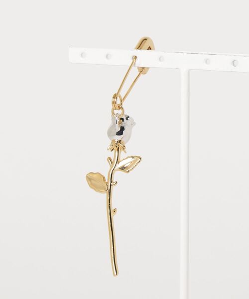 AMBUSH（アンブッシュ）の「ROSE CHARM EARRING（イヤリング・レディース・ゴールド/シルバー・ONE SIZE）」の3枚目の写真