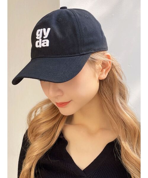 GYDA(ジェイダ)の「Square gyda embroideryキャップ(キャップ・レディース・オフホワイト/レッド/ブラック・FREE)」の3枚目の写真