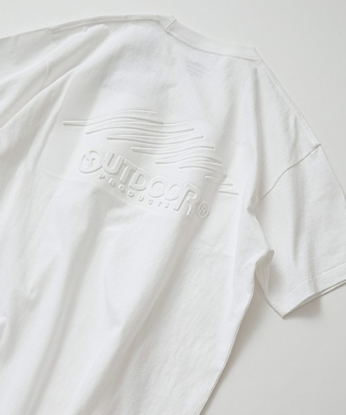 OUTDOOR PRODUCTS(アウトドアプロダクツ)の「【OUTDOOR PRODUCTS/アウトドアプロダクツ】 ヘビーウェイト オーバーサイズ エンボスロゴTシャツ(Tシャツ/カットソー・メンズ・ブラック/カーキ/グレイッシュブルー/ベージュ/ライトグリーン/ホワイト/ピンク・LARGE/X-LARGE/MEDIUM)」の2枚目の写真